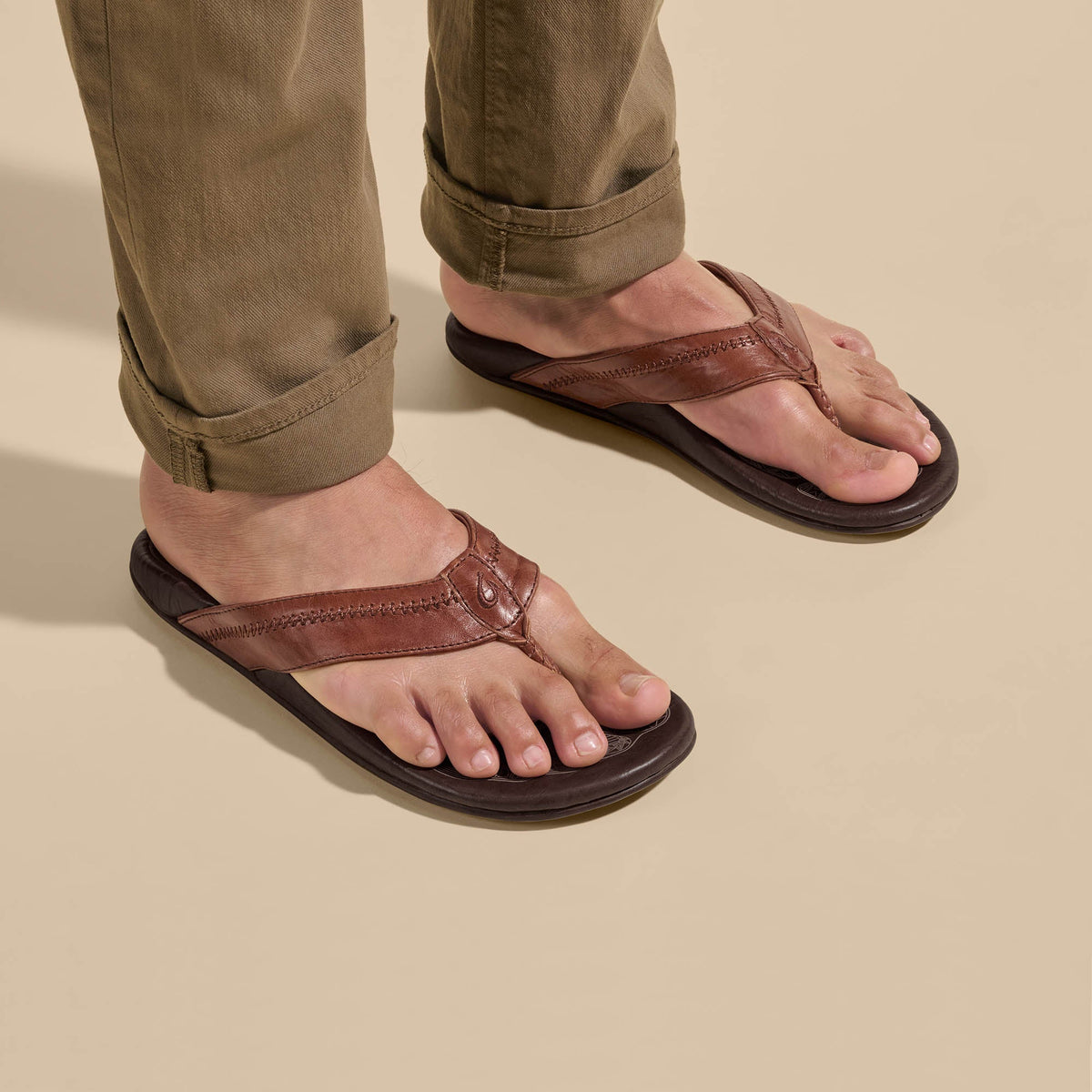 Hiapo Men's Leather Beach Sandals - Rum / Dark Wood