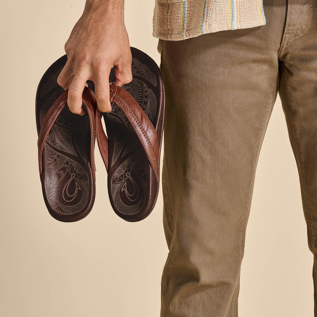 Hiapo Men's Leather Beach Sandals - Rum / Dark Wood