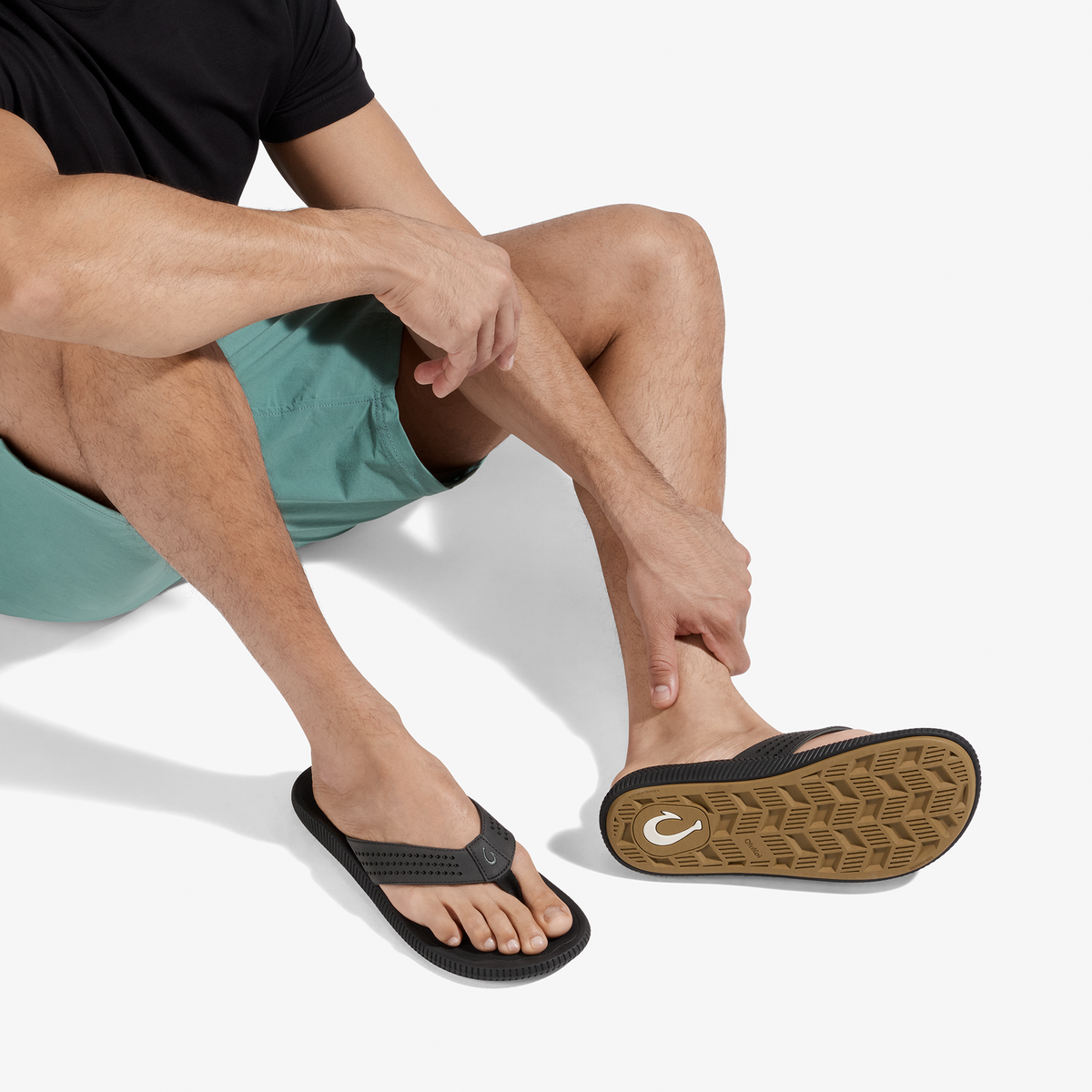 Ulele Men's Beach Sandals - Lava Rock / Lava Rock