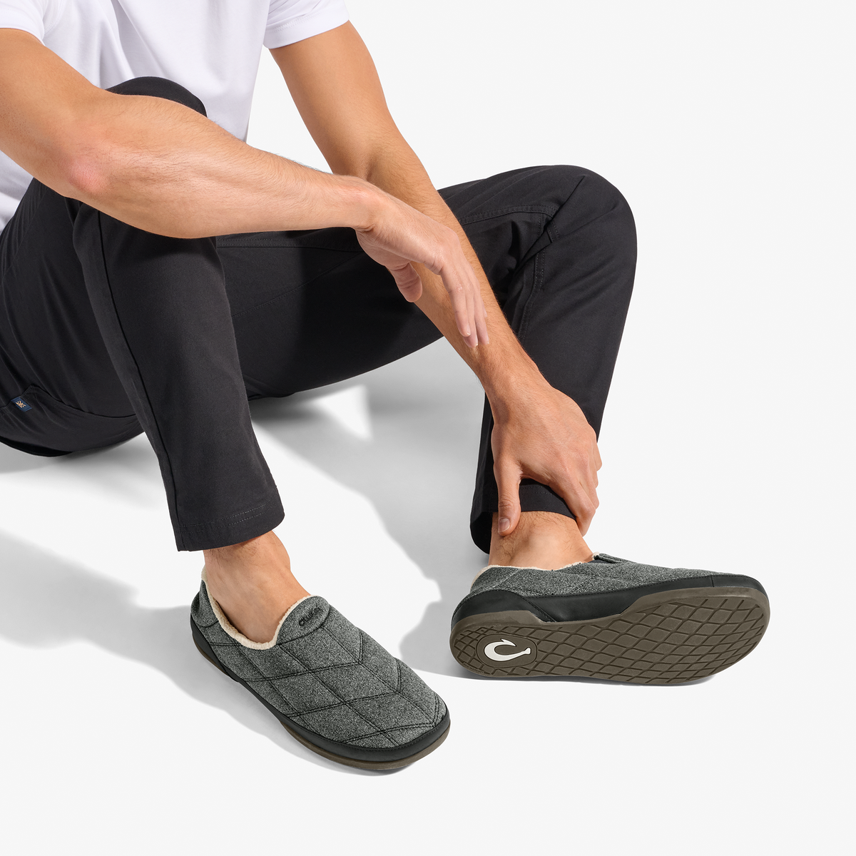 Pukui Men's Slippers - Dark Shadow / Lava Rock