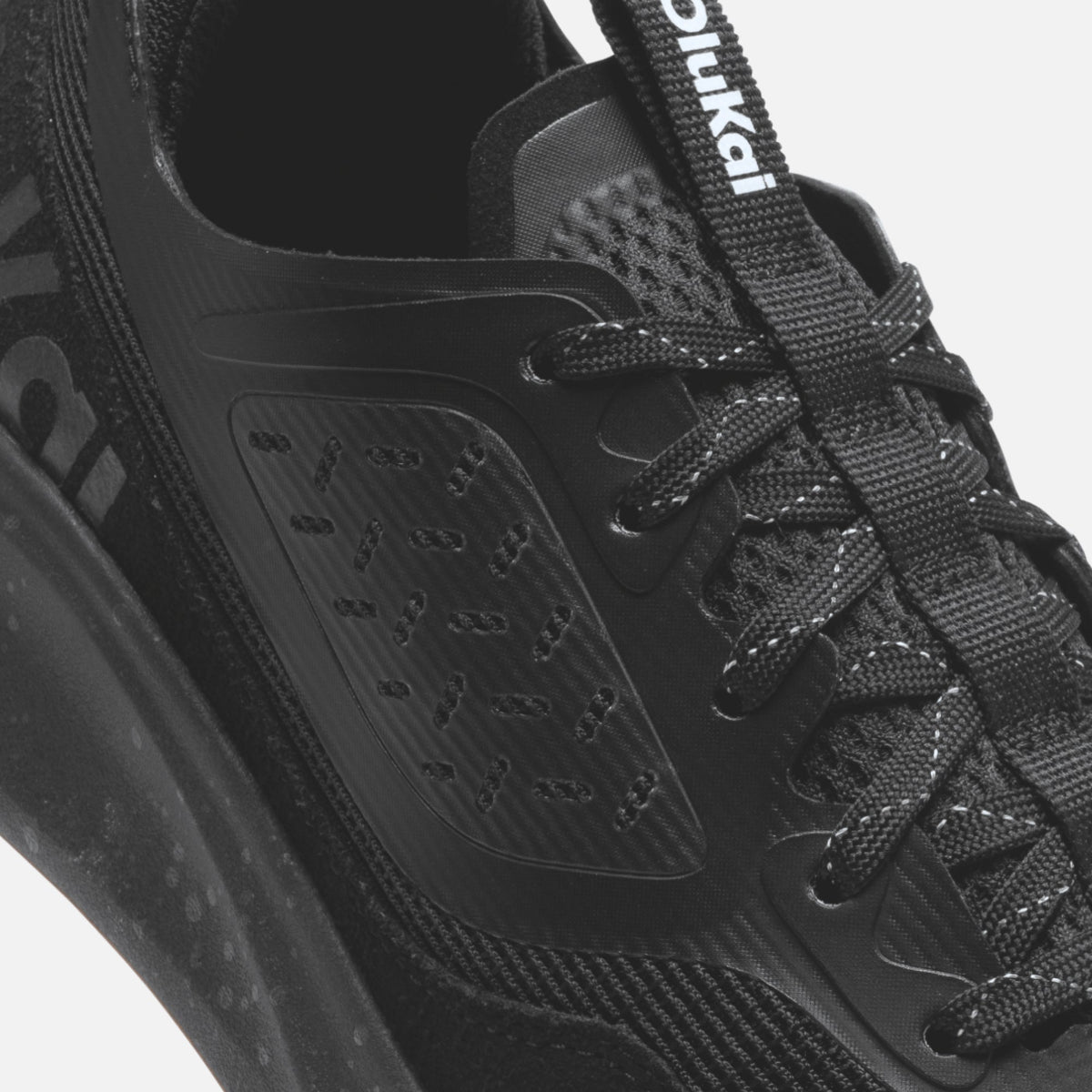 Makiki Men's All-Terrain Athletic Shoes - Black / Black