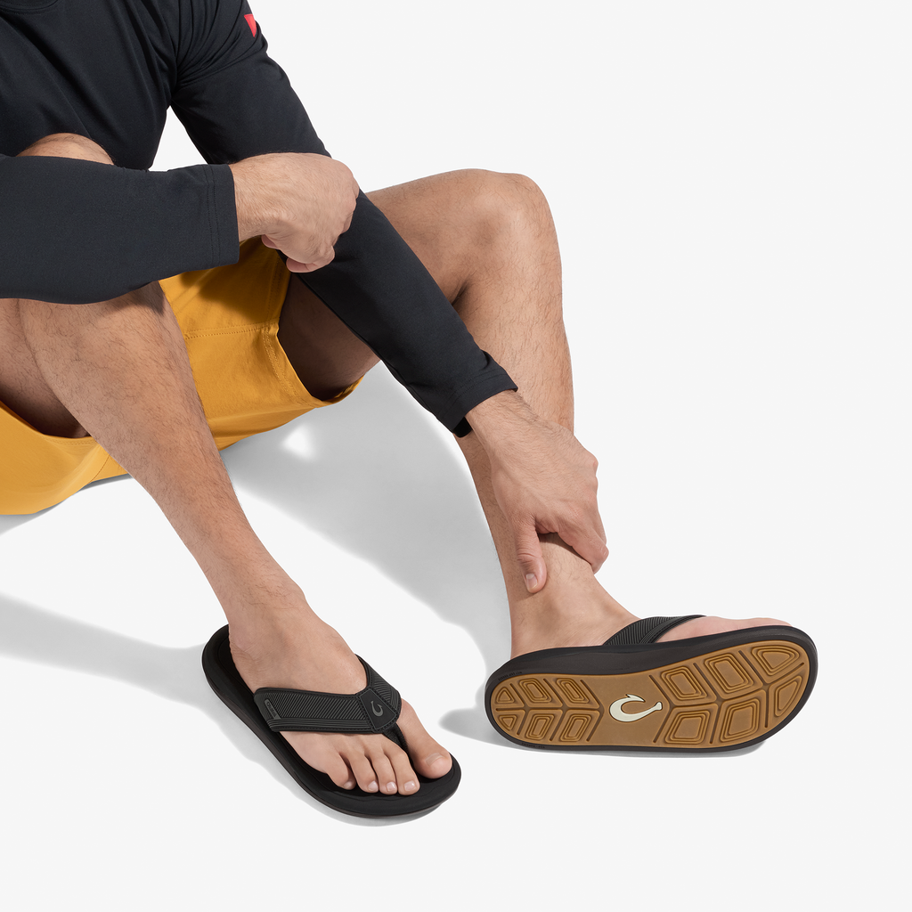 Ahi Kai Men's Beach Sandals - Black / Black