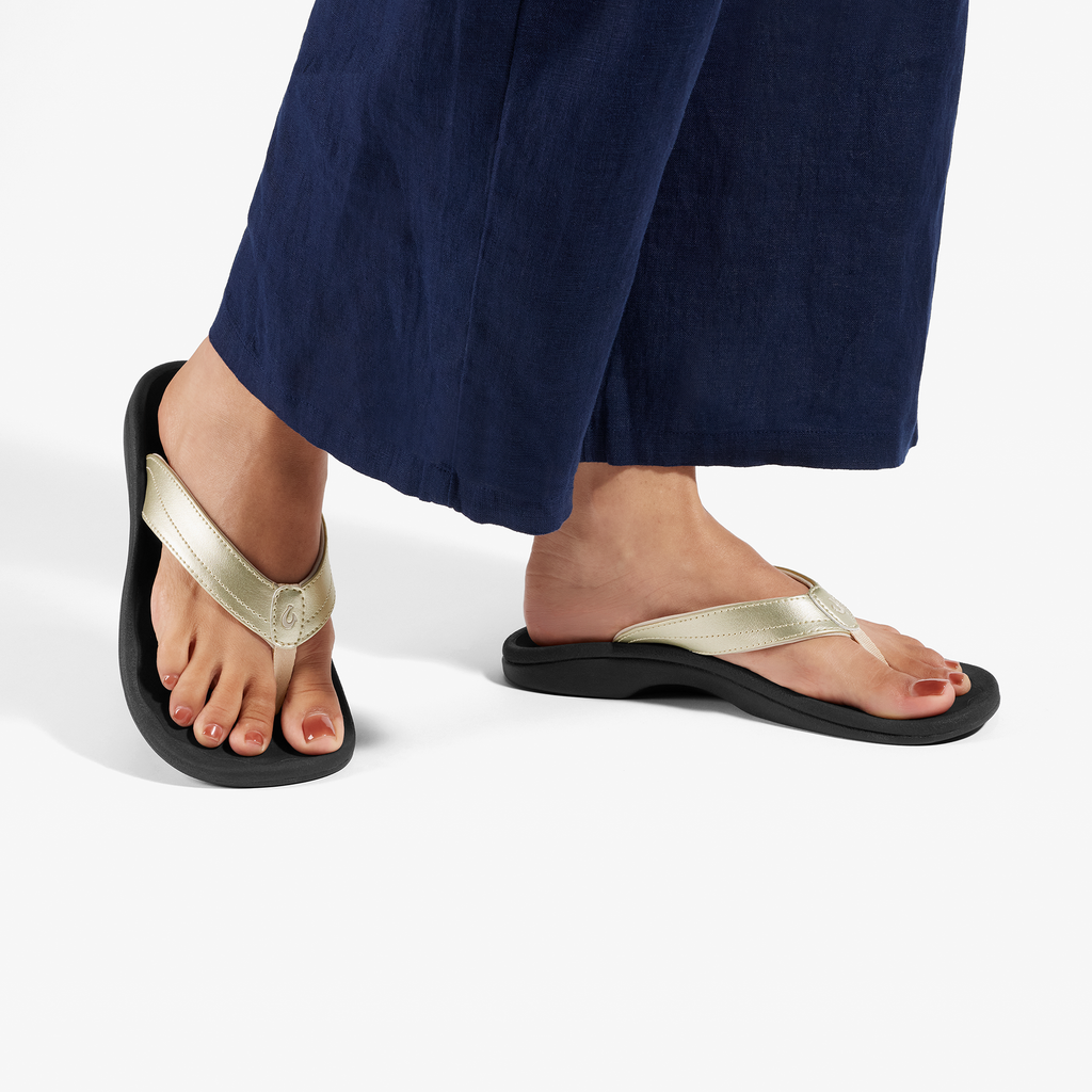 Ohana Lahi Women's Beach Sandals - Gold / Black