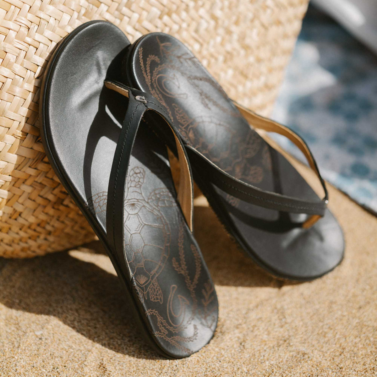 Honu Women's Leather Beach Sandals - Black