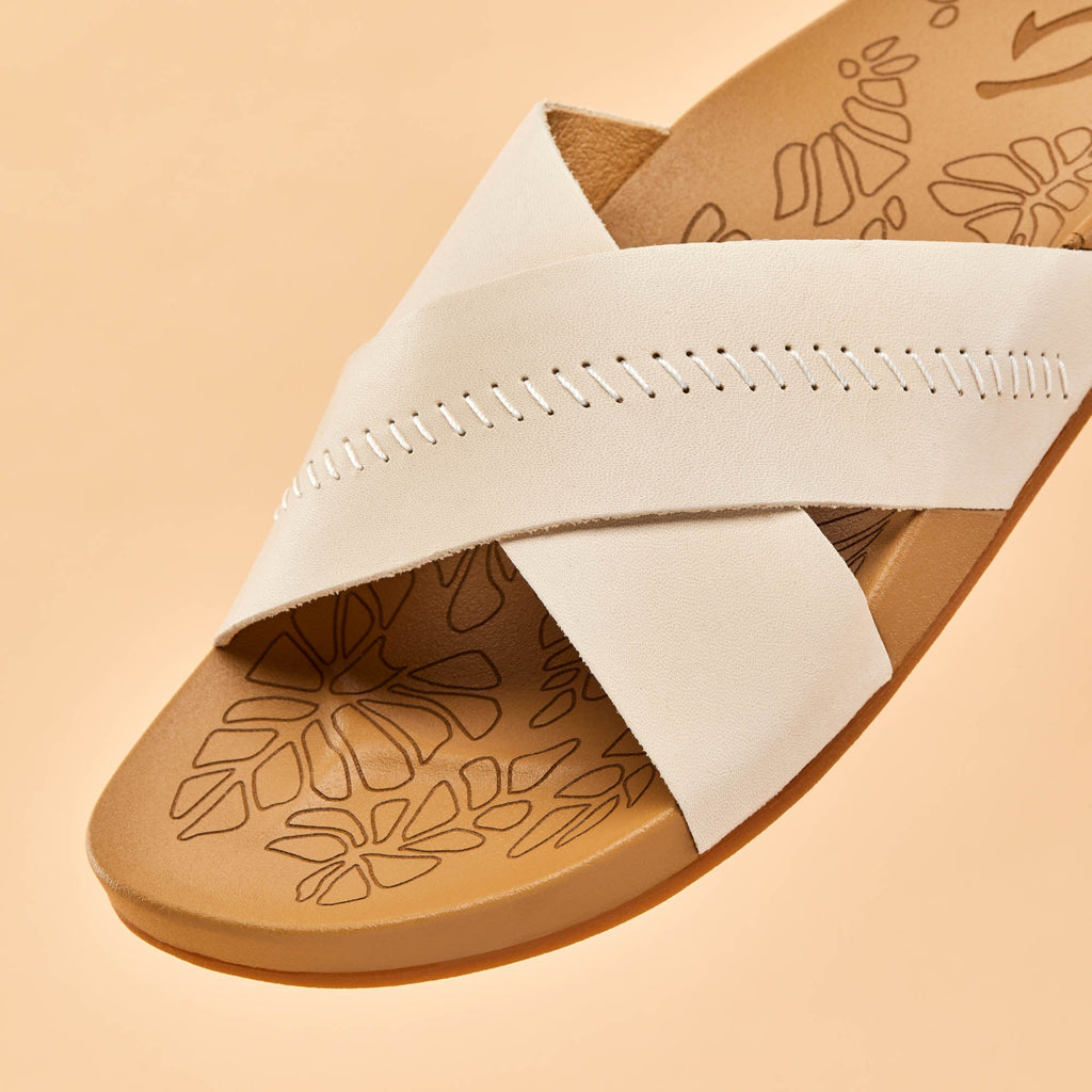Kipea Olu Women's Leather Slide Sandals - Puka / Tan