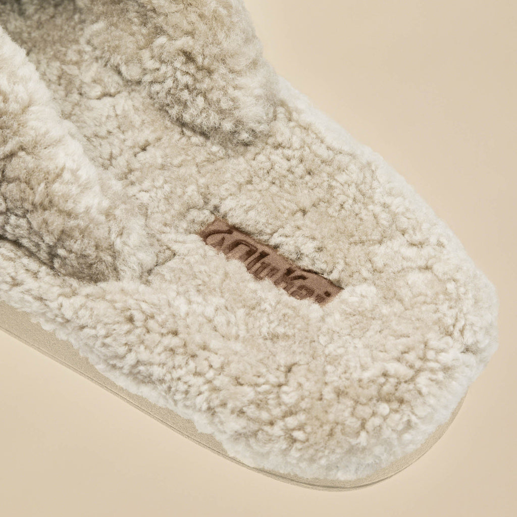 Kipea Heu Women's Fuzzy Slipper Sandals - Tapa