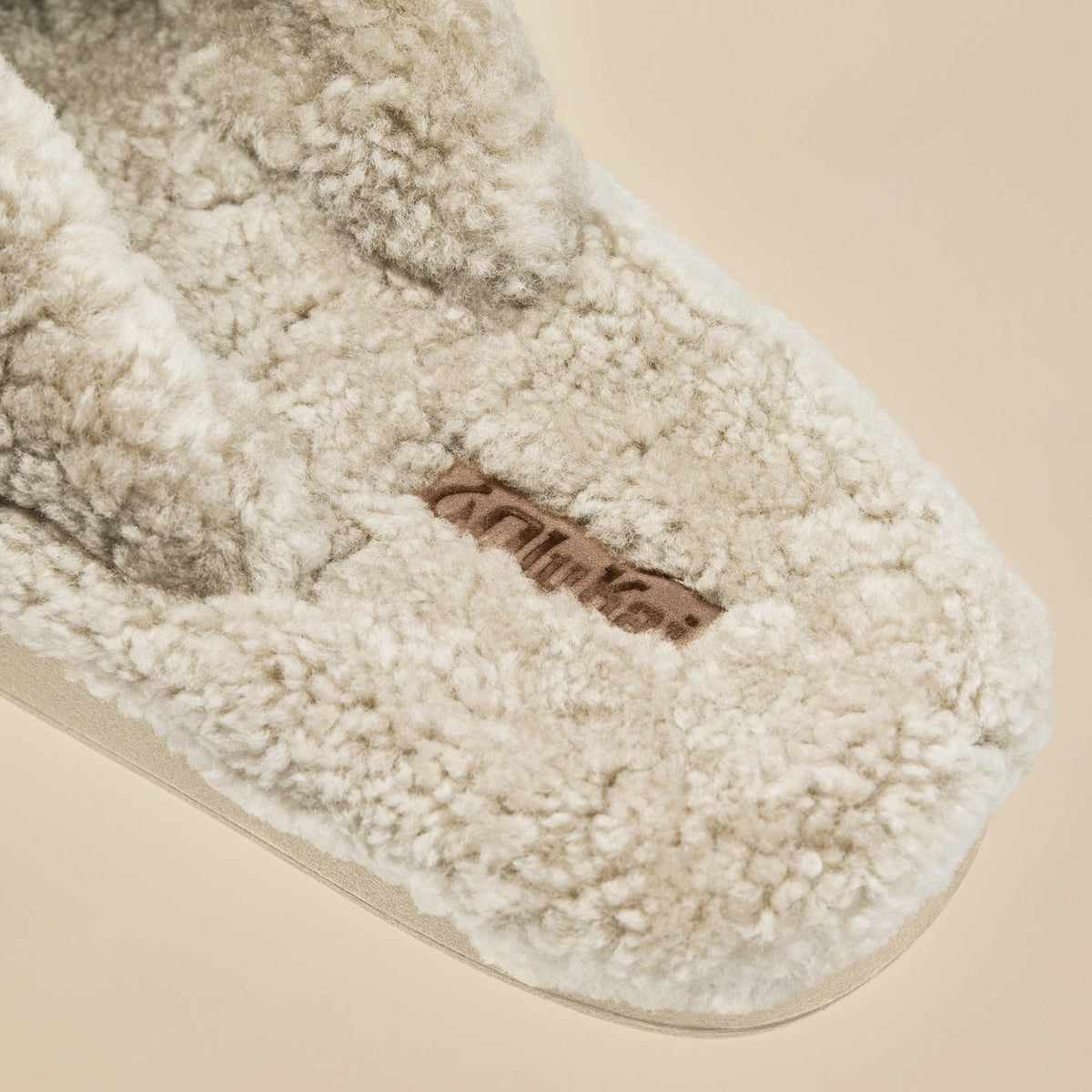 Kipea Heu Women's Fuzzy Slipper Sandals - Tapa