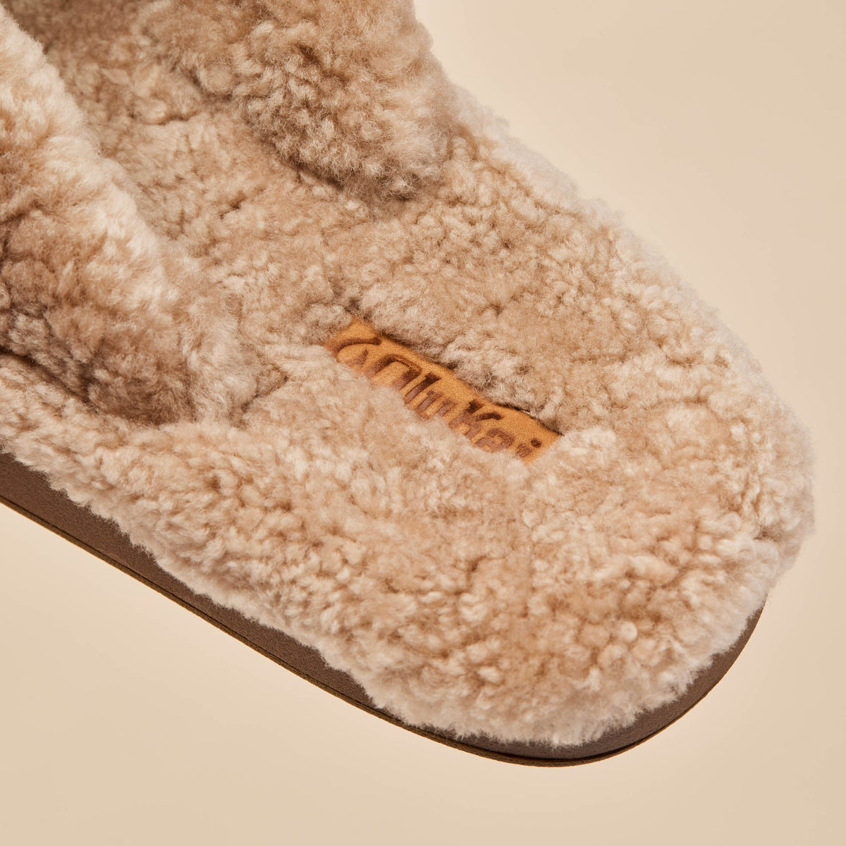 Kipea Heu Women's Fuzzy Slipper Sandals - Tan