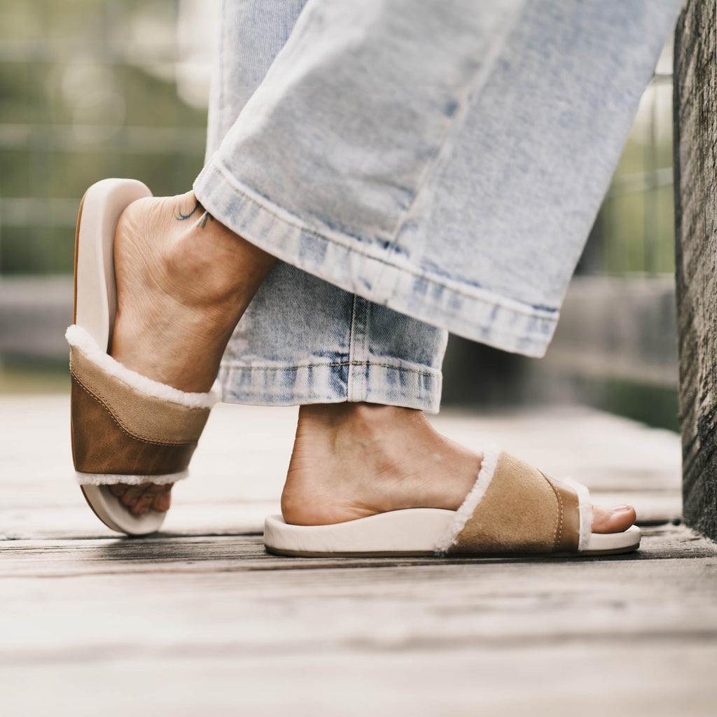 Hoala Slide Women's Leather Slide Sandals - Tan / Puka