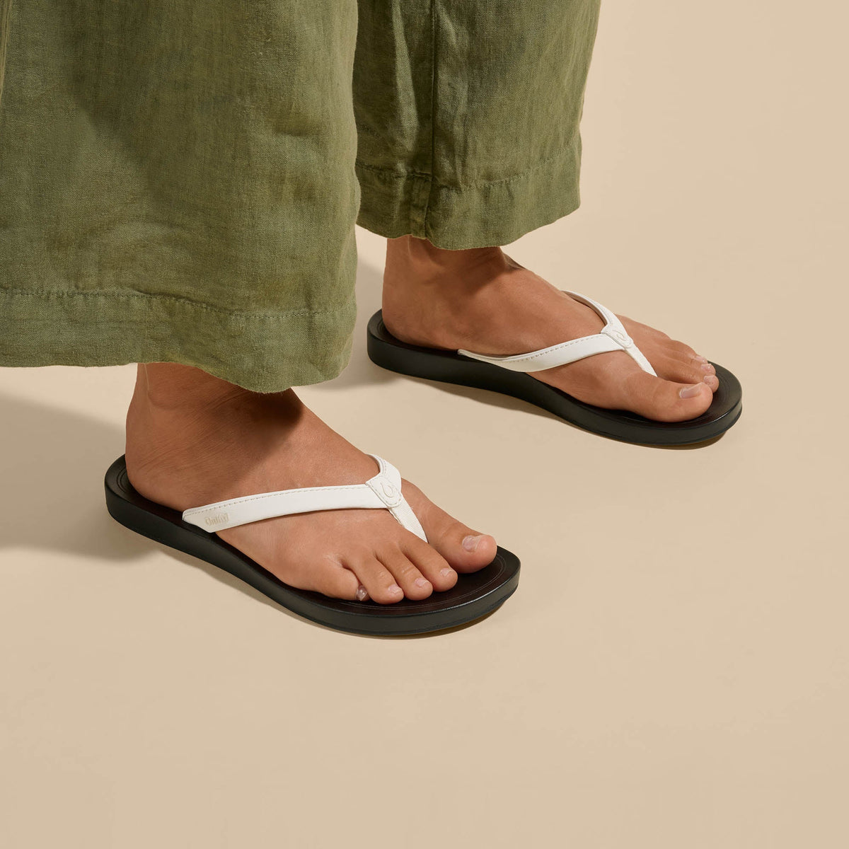 Uiki Women's Beach Sandals - Bright White / Lava Rock