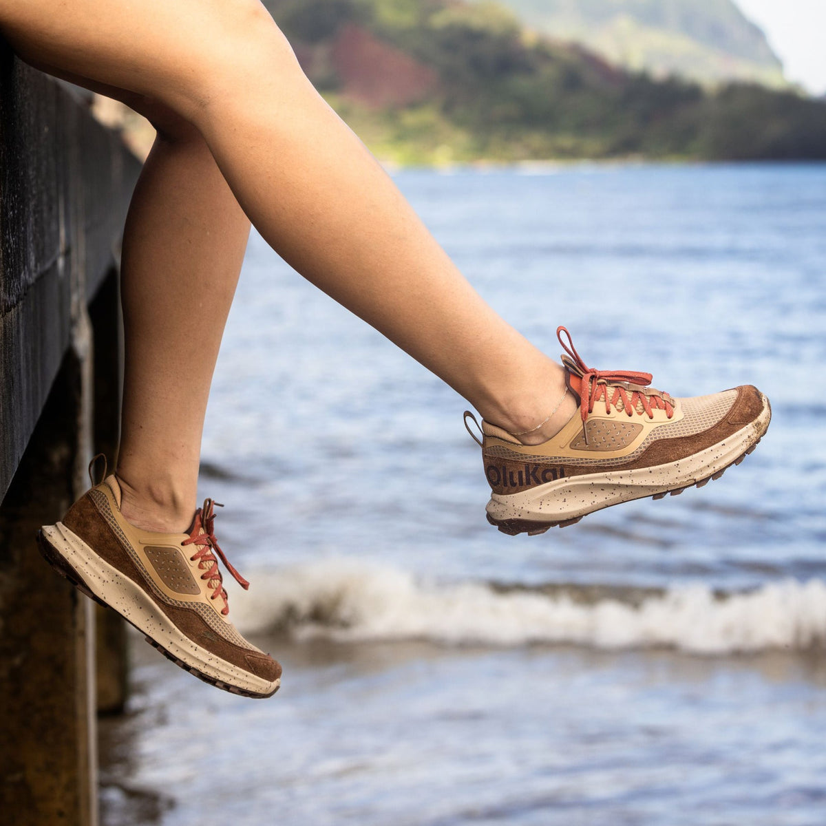 Makiki Women's All-Terrain Athletic Shoes - Sandshell / Carob