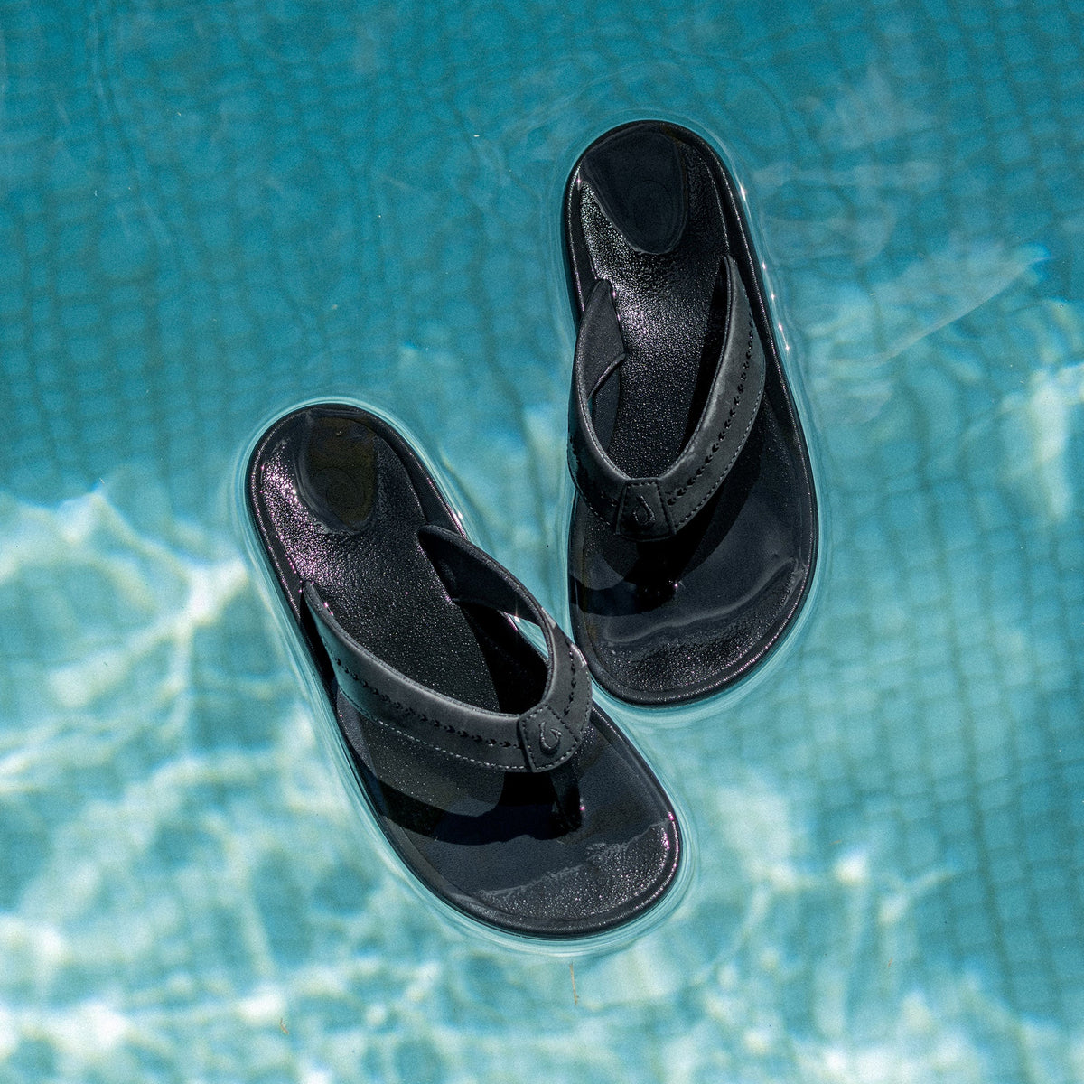 Ulele Women's Beach Sandals - Black / Black